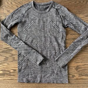 Lululemon Long Sleeve Size 6